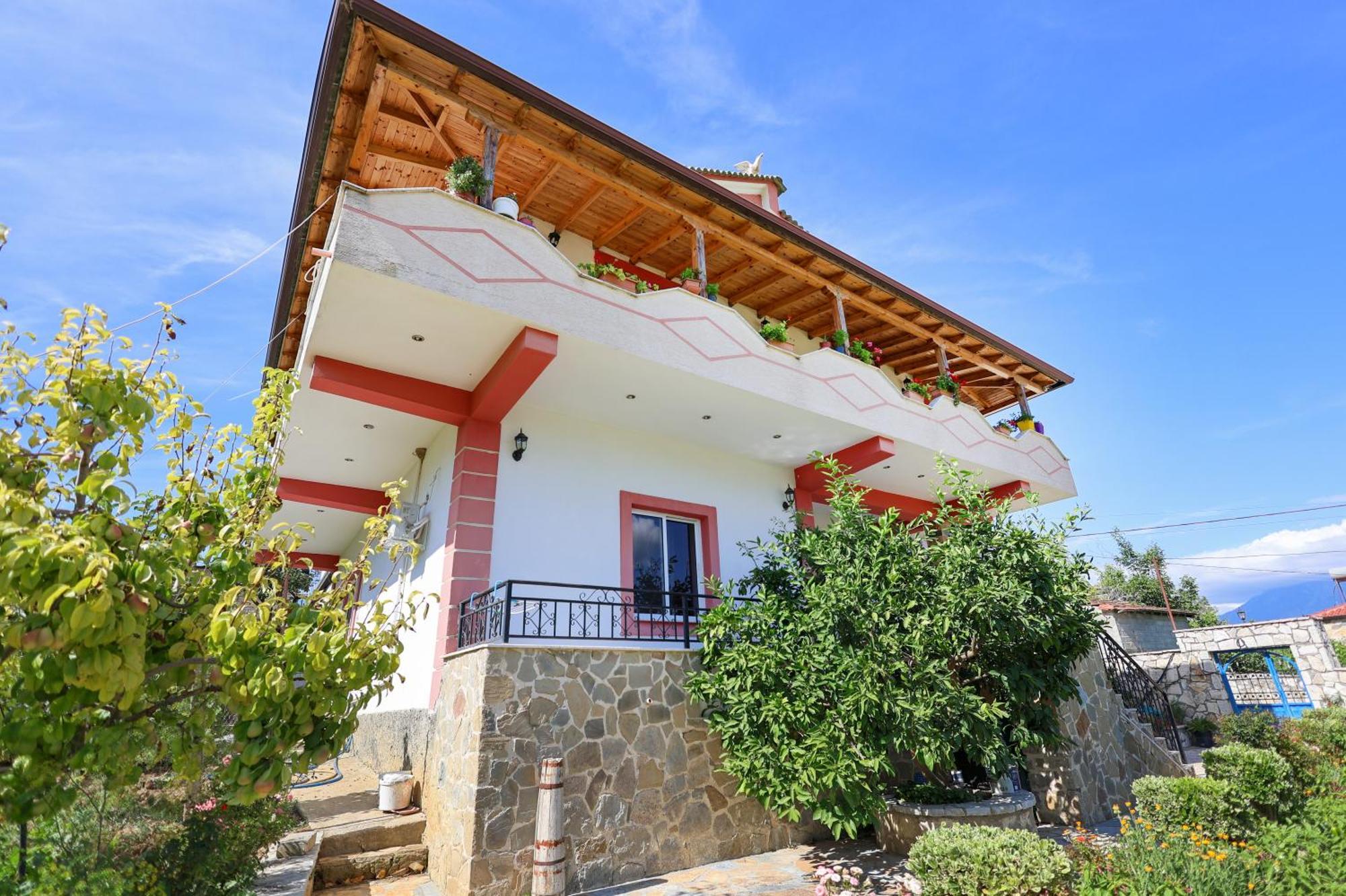 Villa Xherimeja Family Oasis Berat Kültér fotó