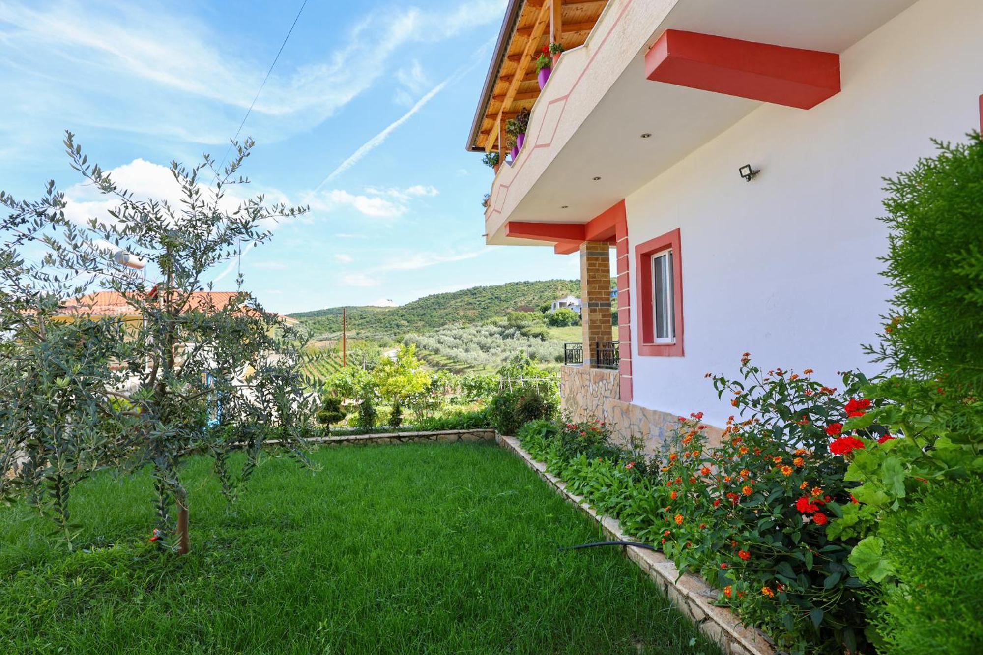 Villa Xherimeja Family Oasis Berat Kültér fotó