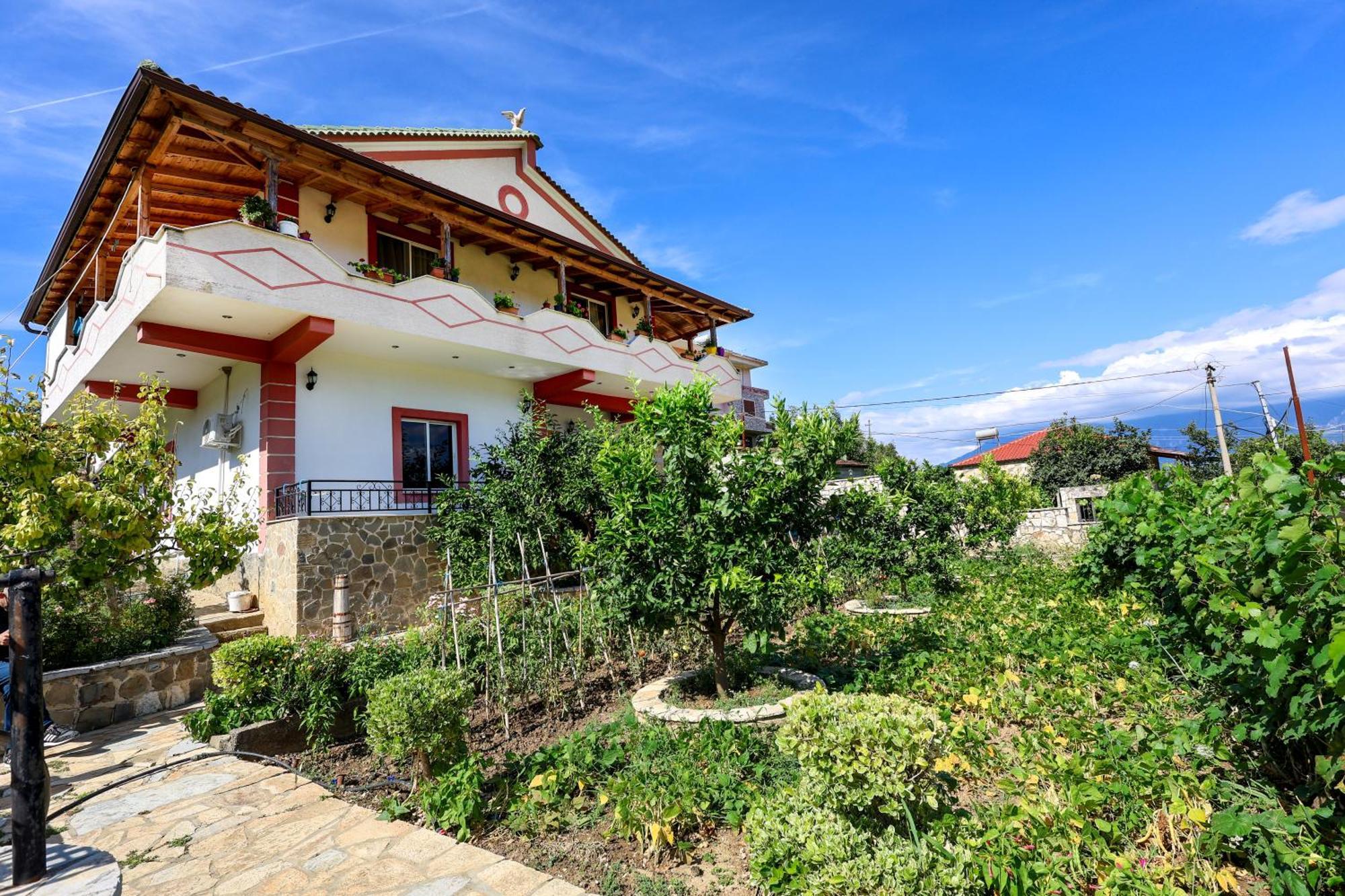 Villa Xherimeja Family Oasis Berat Kültér fotó